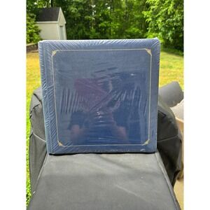 Making Memories New Sealed Photo Albums Navy Blue Gold Foil 12x12‎